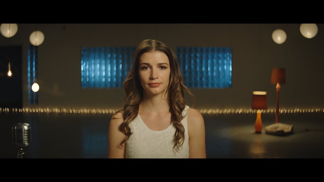 Panavision Auto-Panatar Anamorphic 40mm T2.3 at T2.8