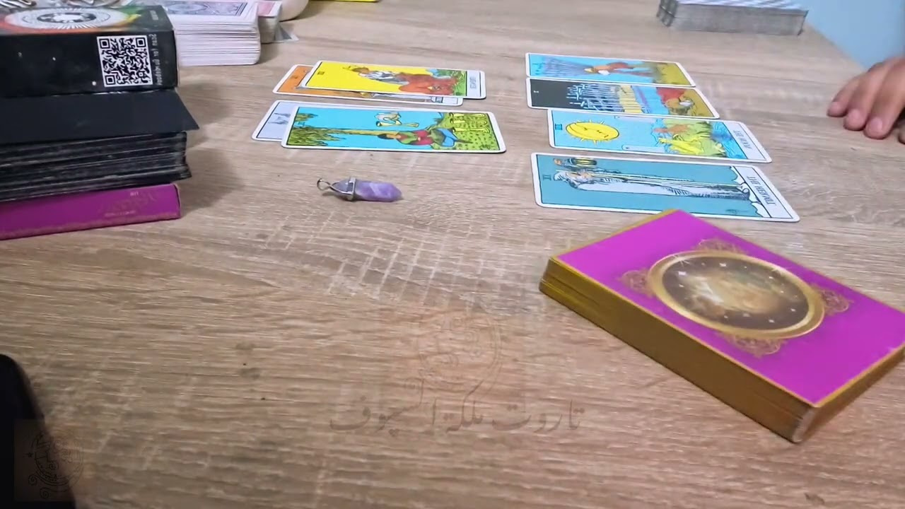 اضمر نيتك على اي شخص 🔮 واعرف تفكيره عنك بعد اخر موقف بينكم ( طاقة مفتوحة ) بالاحجار ٣مجموعات 