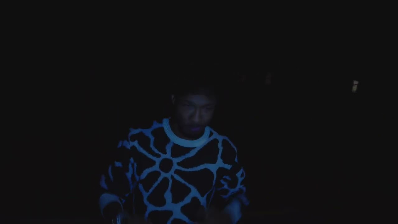 qhunnit - minecraft sample (shot by: @livefastcountcake)