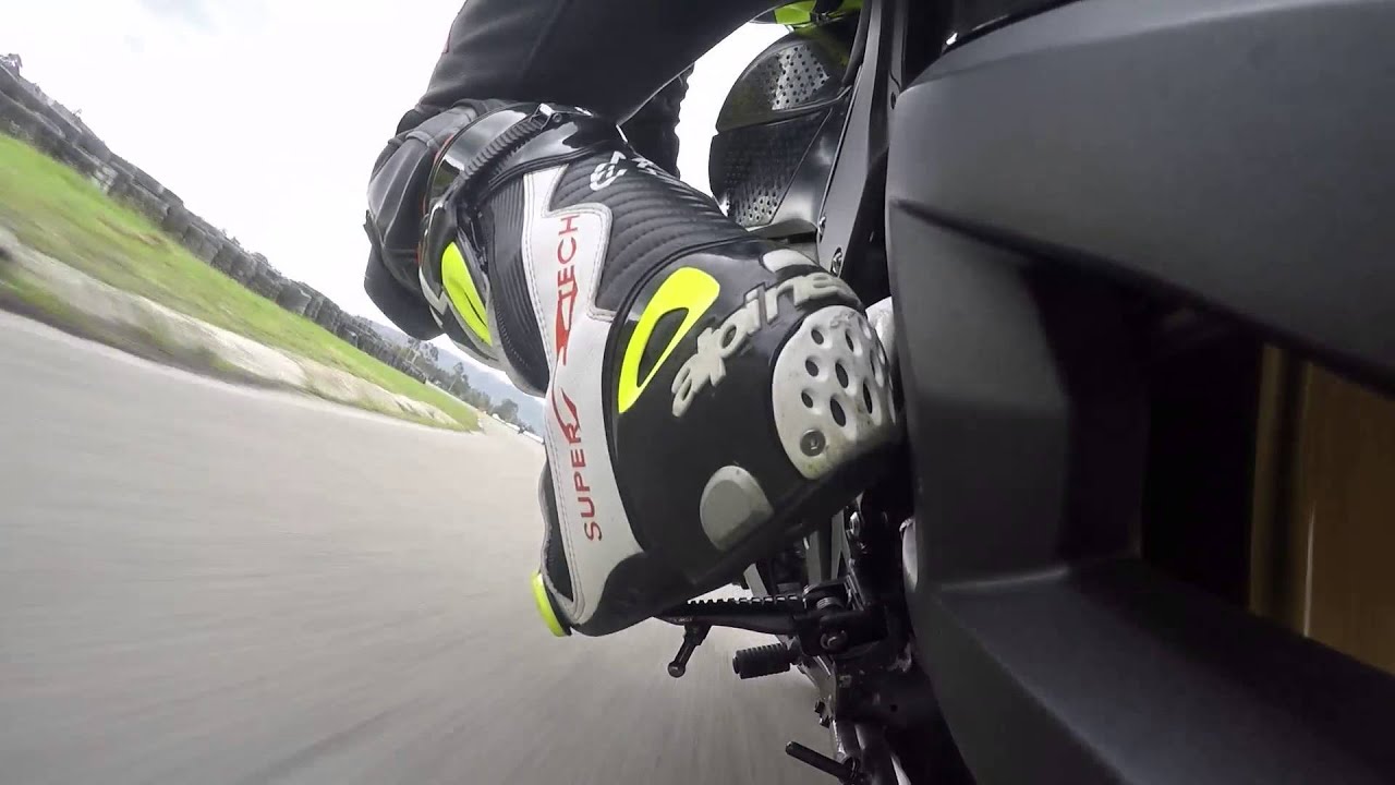 ZX10R mechatronics ohlins in action