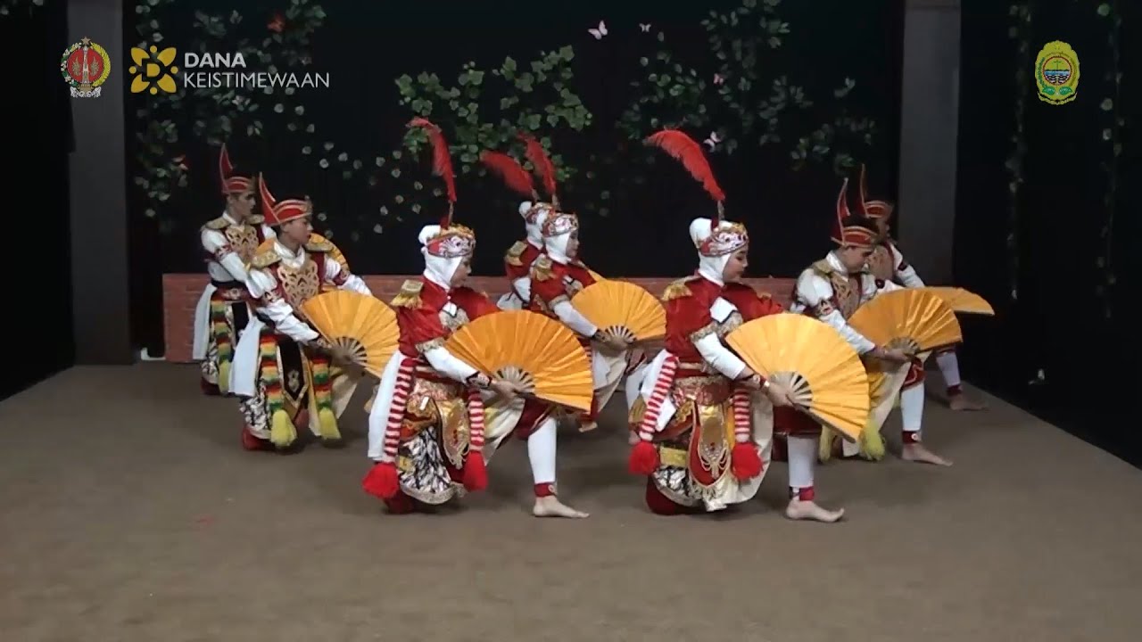 Pentas Tari Montro oleh Paguyuban Seniman Tari Bantul