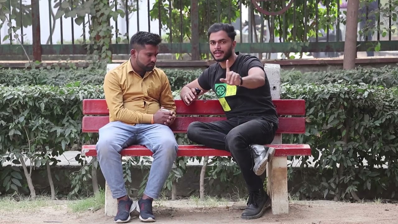 नौकरी के नाम पे लूट लिया पैसा 😱 | Camera के मदद से पकड़ा गया  | The Helpingtv 