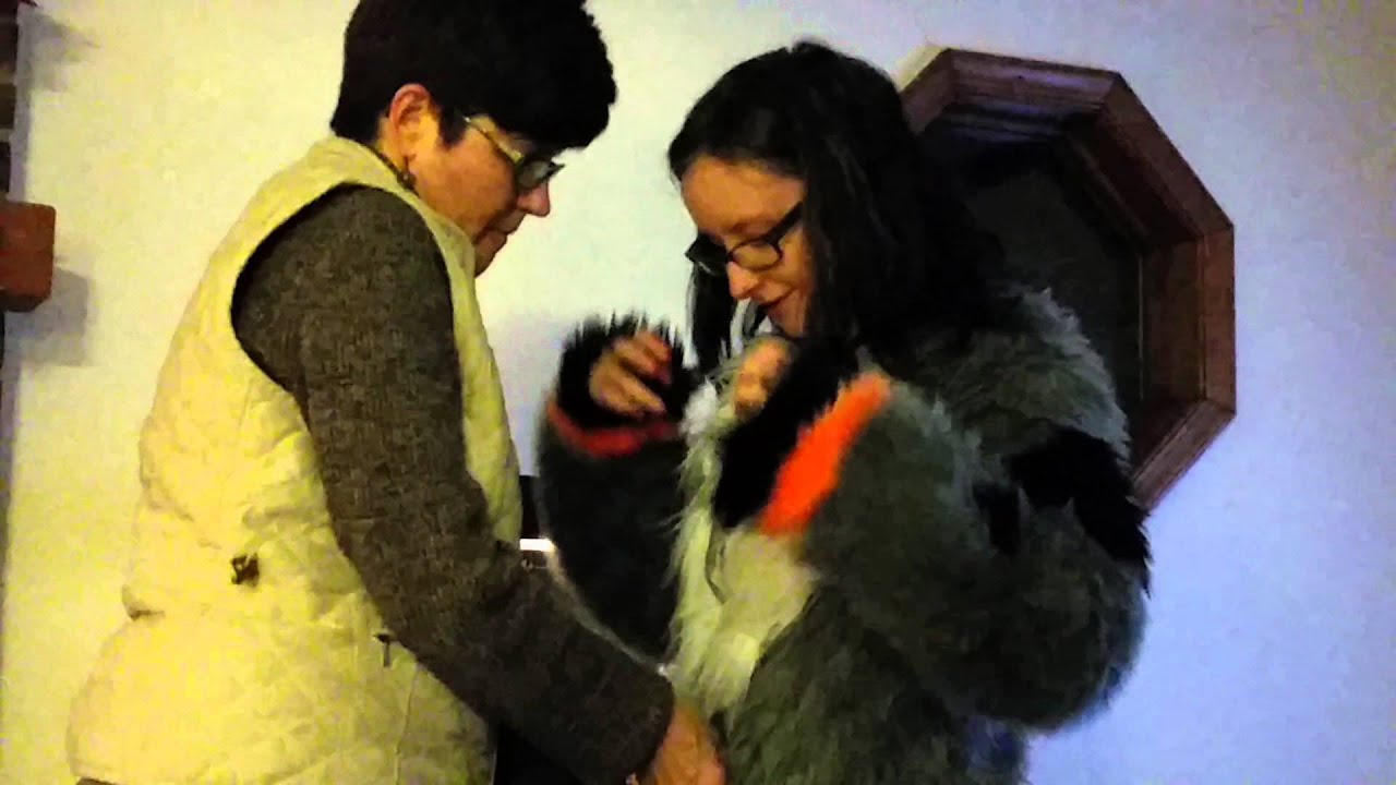 Unboxing and trying on my fursuit 47!