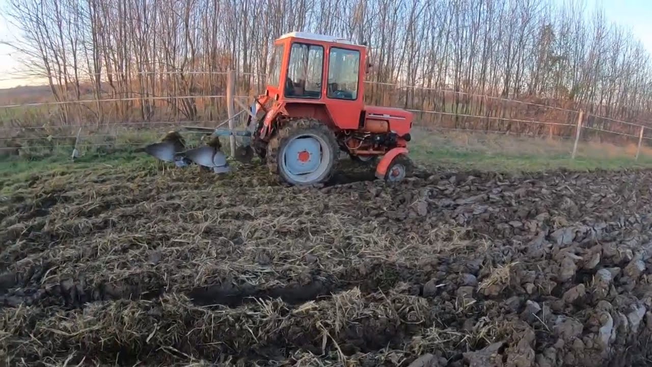 Vladimirec T25 szántás 2 fejes eke
