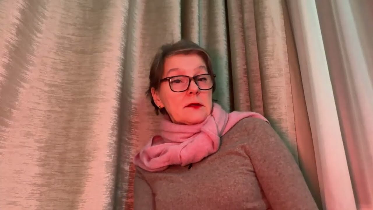 Комментатор политических новостей