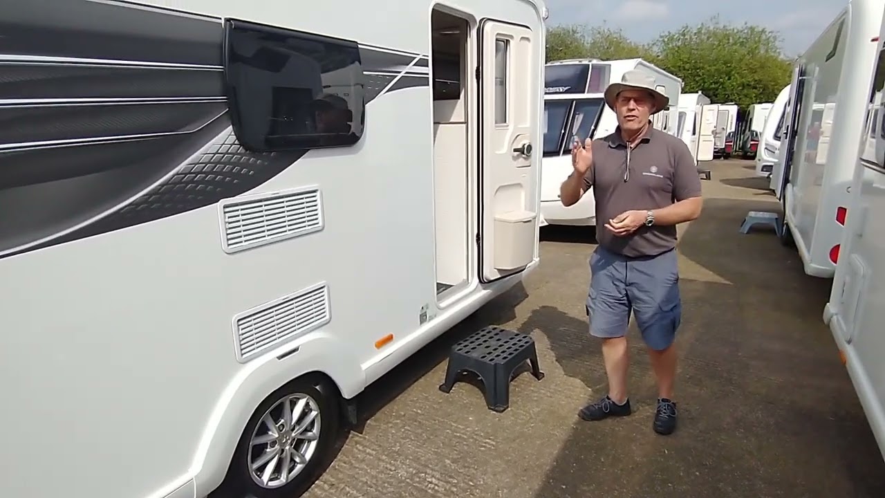 Gary at Broadlane Alcester is ready to show you round a Swift Challenger Fairway Platinum 530 2020!