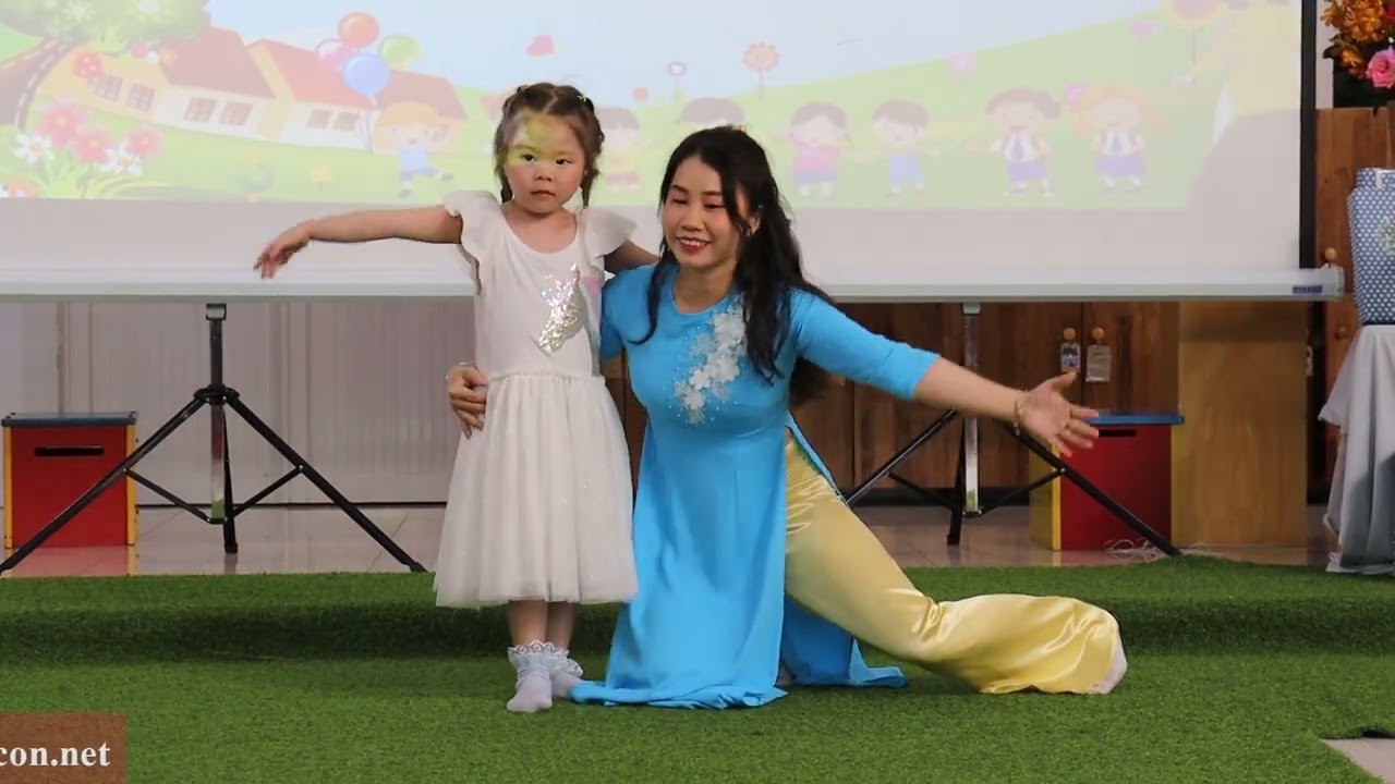 Múa Mở Đầu Nhật Ký Của Mẹ Cô & Bé Lớp Sunny | Happy Women's Day 8/3/2023 | Mầm Non Mặt Trời Bé Con