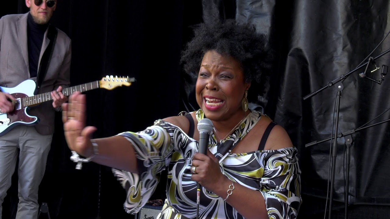 Gisele Jackson and THE SHU SHU'S    Im a Woman