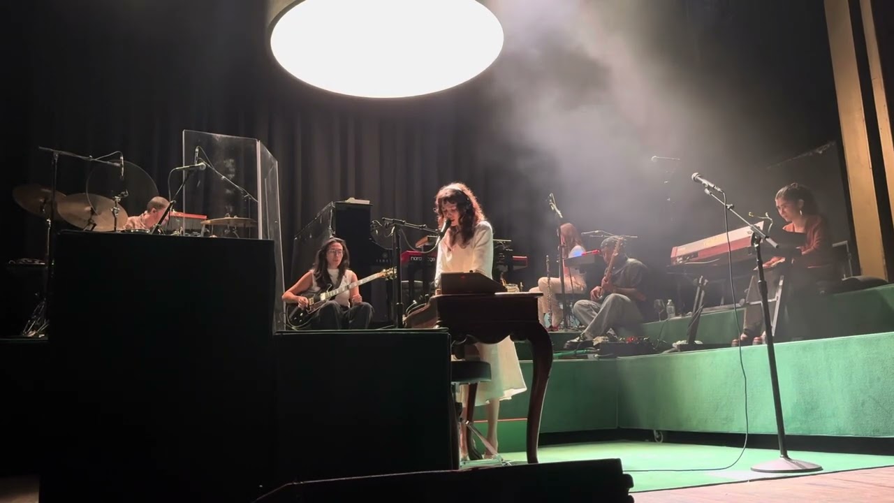 Clairo, “Partridge” Live