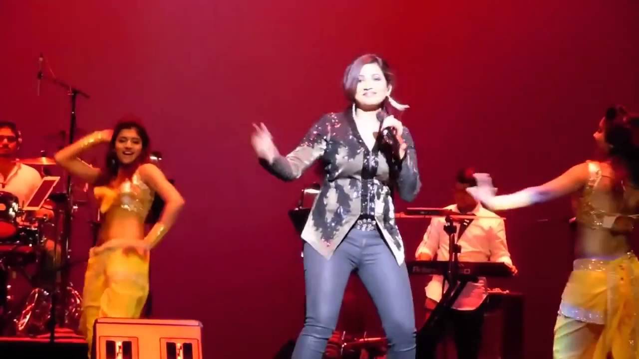 Shreya Ghoshal Hot Performance