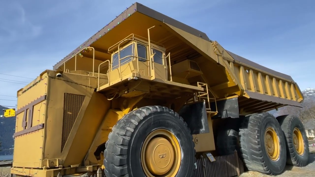 Canada’s Giant Dump Truck Is Ready To Load Donald Trump’s New Tariff Proposal & Send It Back To Him.