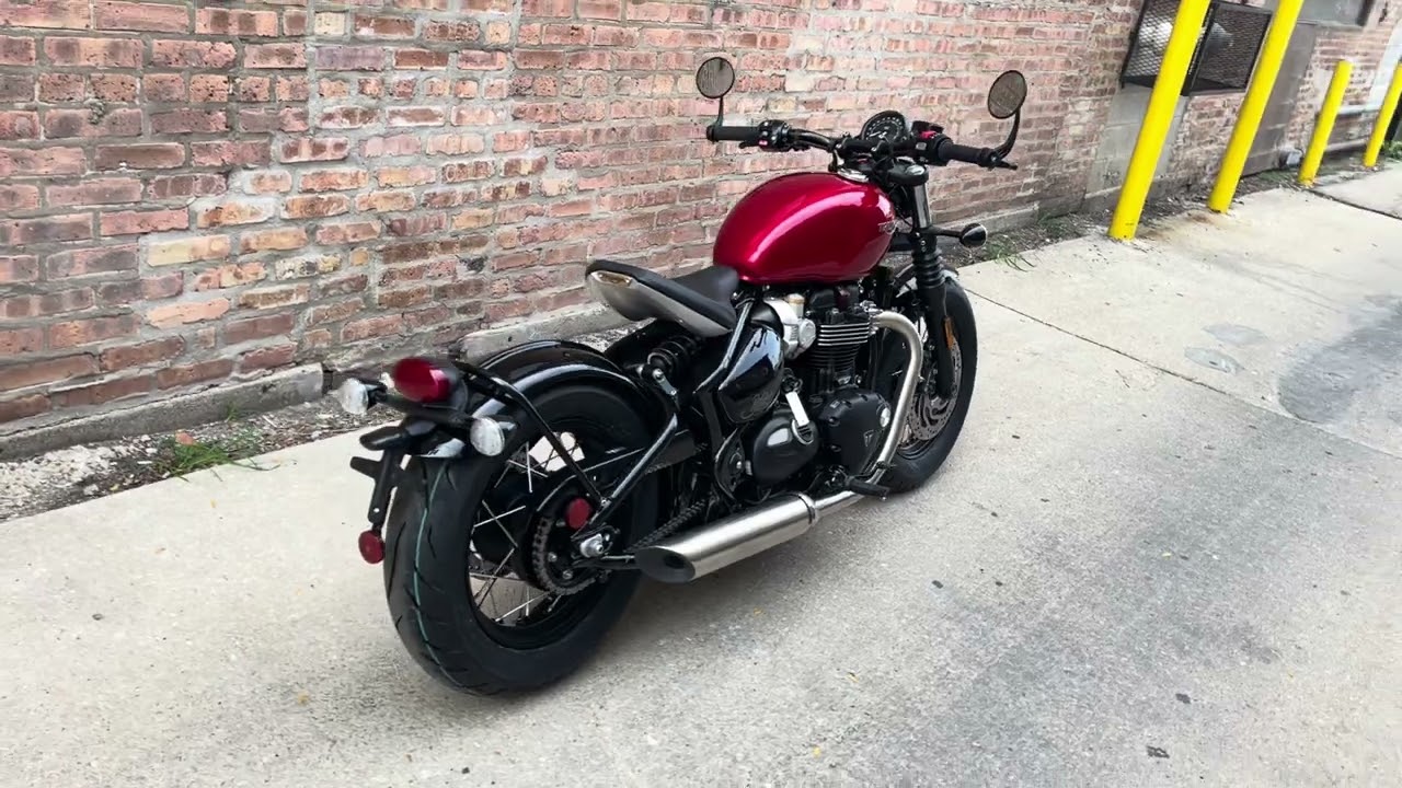 2025 Triumph Bonneville Bobber Red Hopper Walkaround
