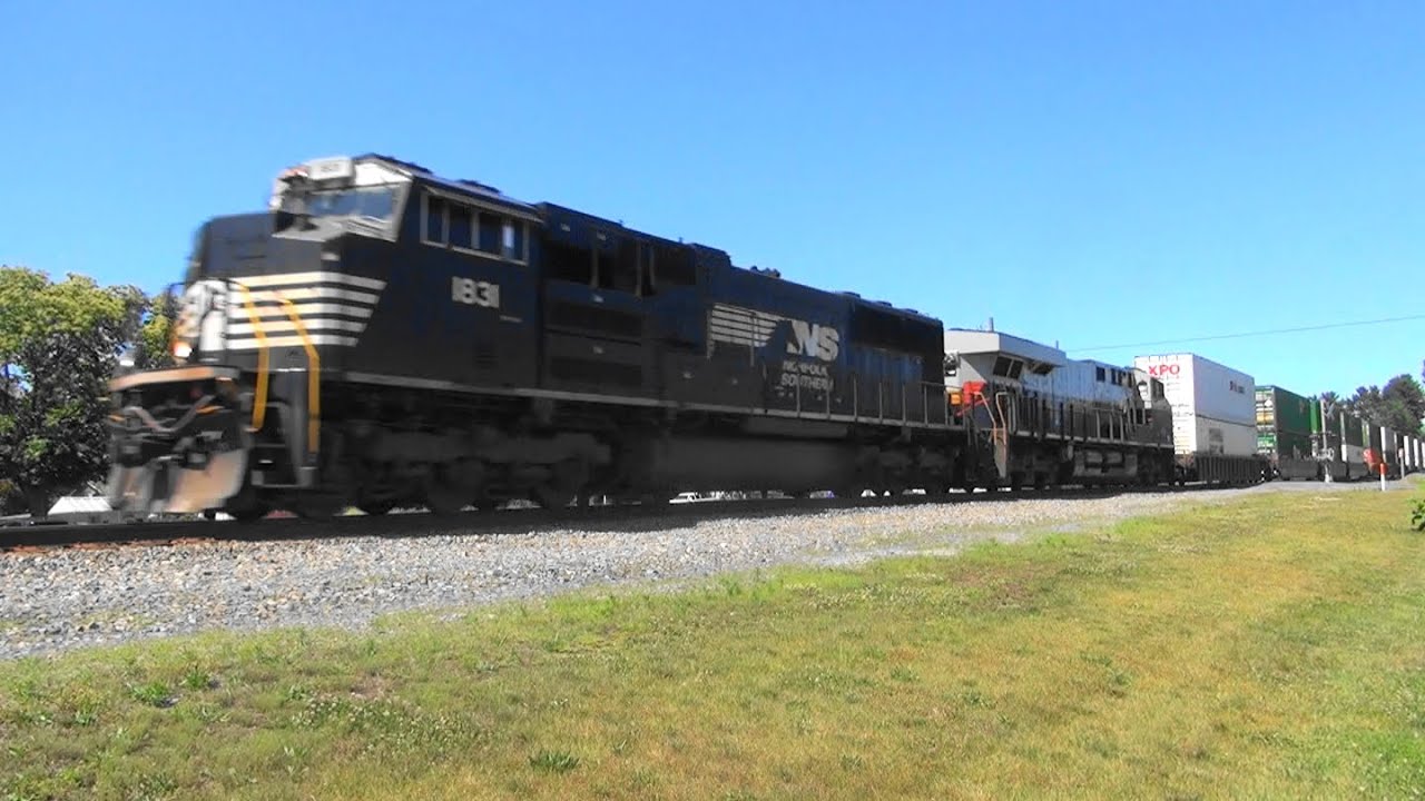 NS 8101 trails on NS 201 WB on the NS Lurgan Branch
