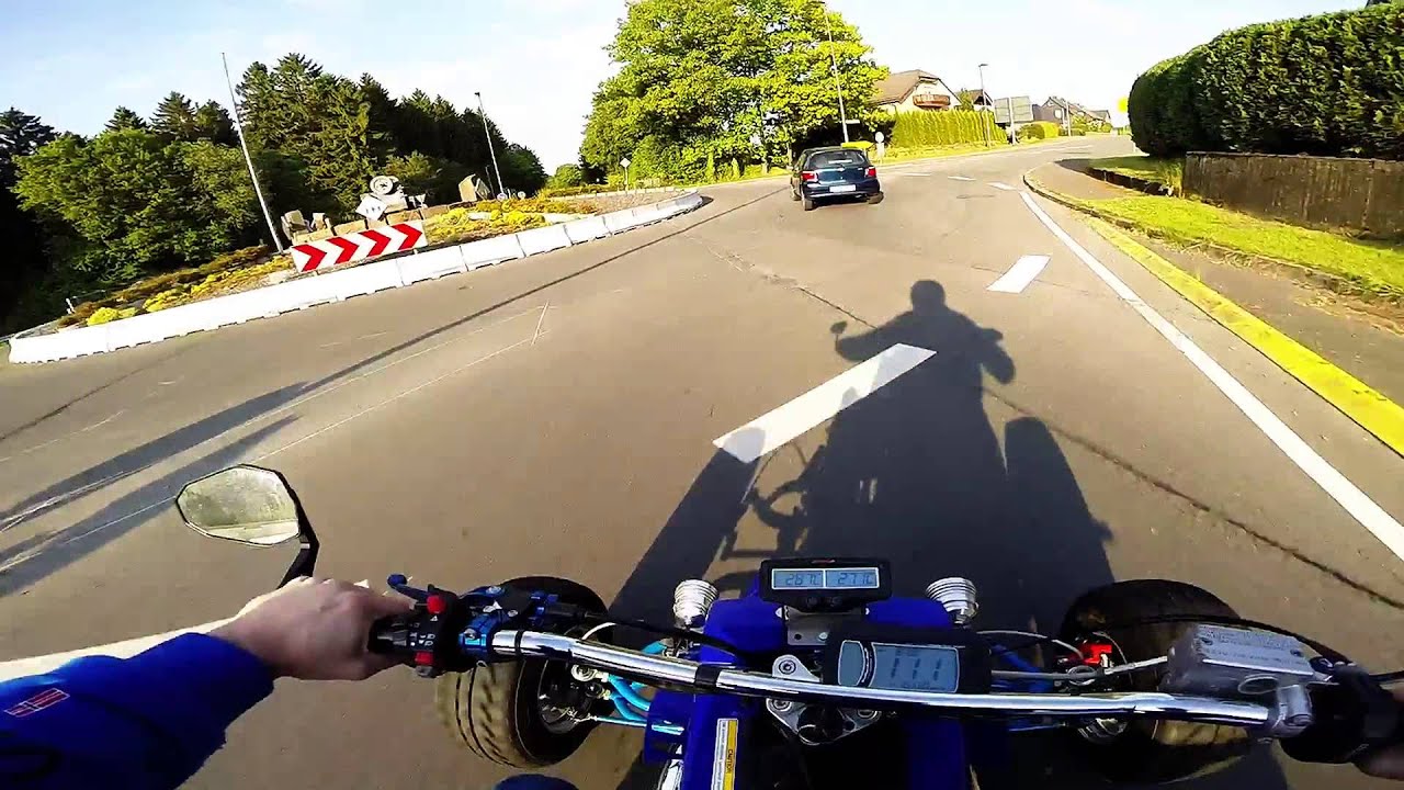 Yamaha Banshee on Street