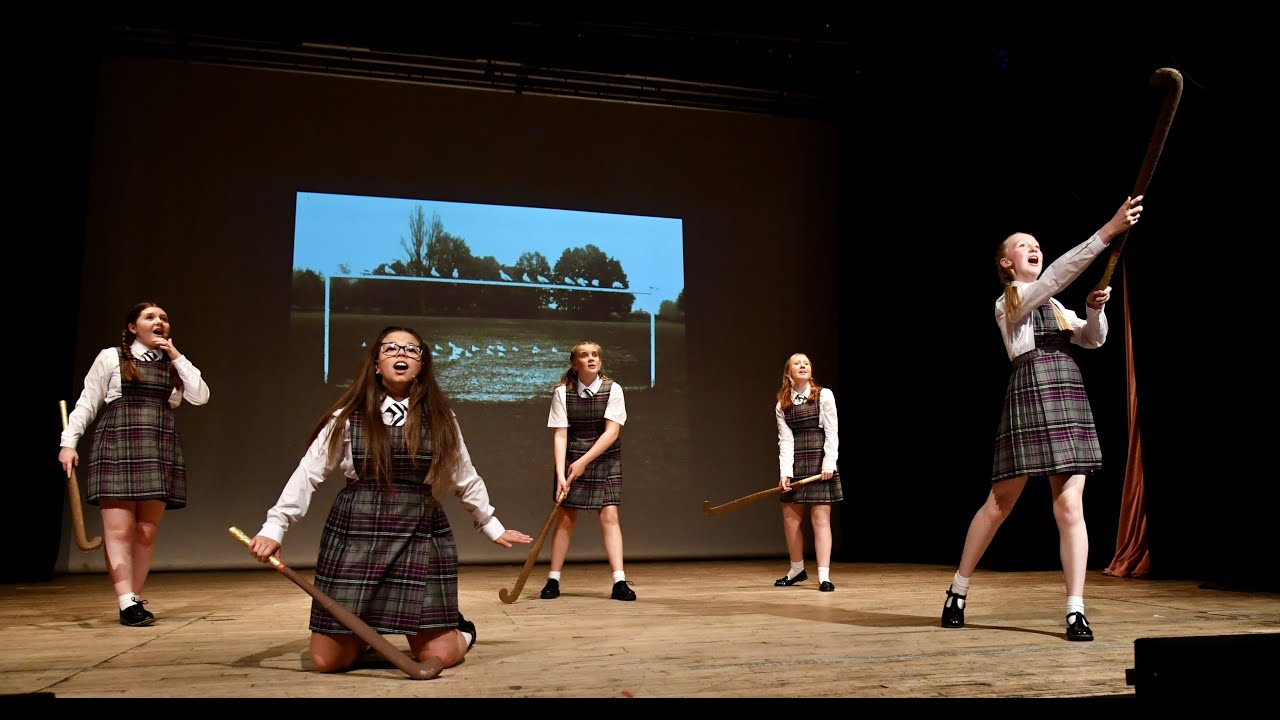 DAISY PULLS IT OFF - REHEARSALS