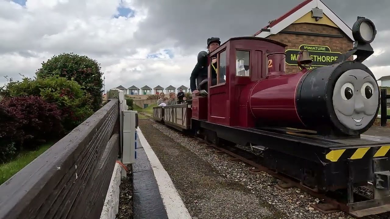 Mablethorpe Miniature Railway.  (Queens Park Railway). (4k)