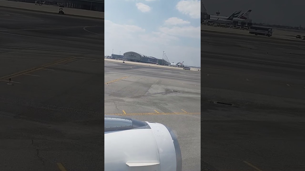 Airplane landing 🛬#youtubeshorts #airplane #travel @sababnisha 
