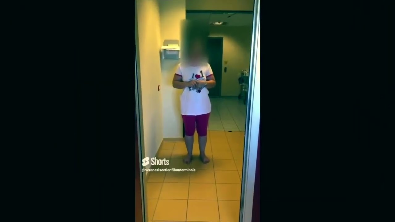 CAS 8 dialogues FRANÇAIS Moelle épinière attachée et tissu adipeux localisé dans le filum terminale