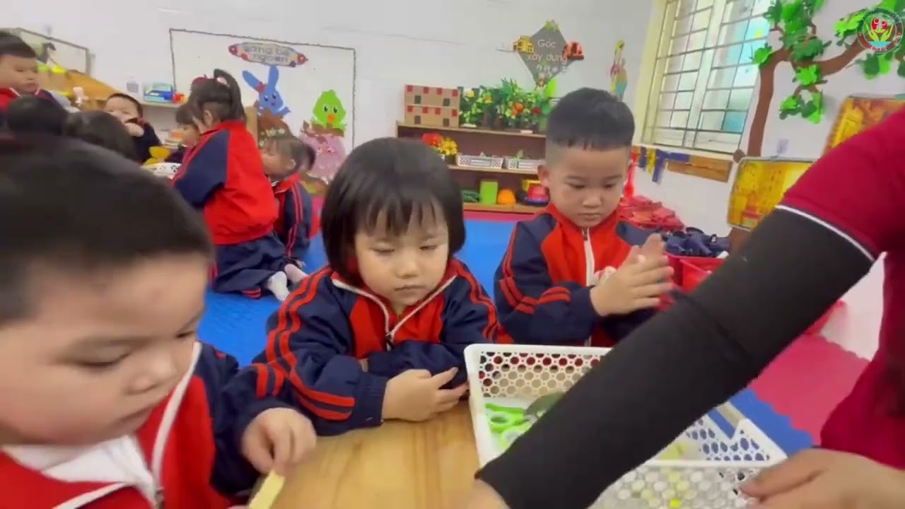 Một ng&agrave;y của b&eacute; 4 -5 tuổi tại trường Mầm non Hoa Mai