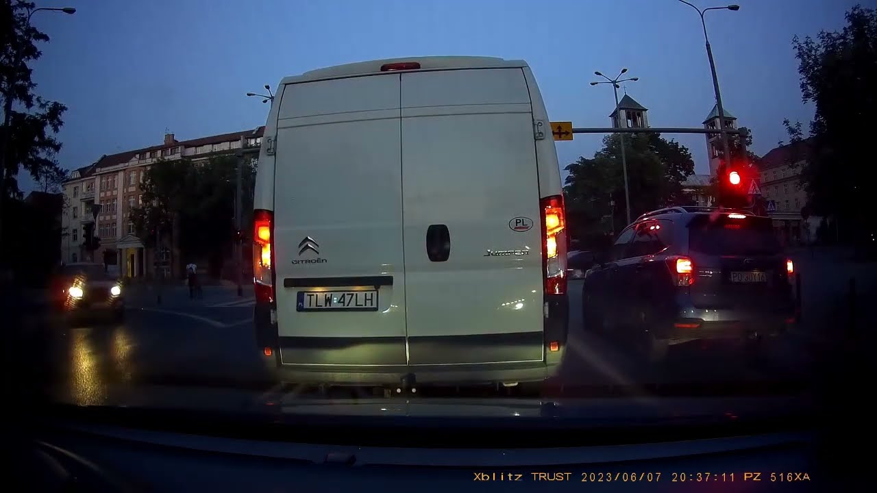 Kolizja z busem - Poznań, ul. Libelta