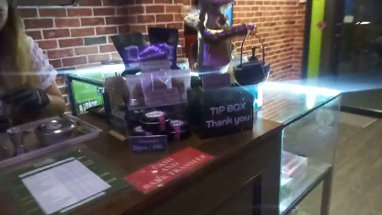 Wee&szlig;te Breit .. Art of Weed Bangkok ..Ganja Paradies Thailand