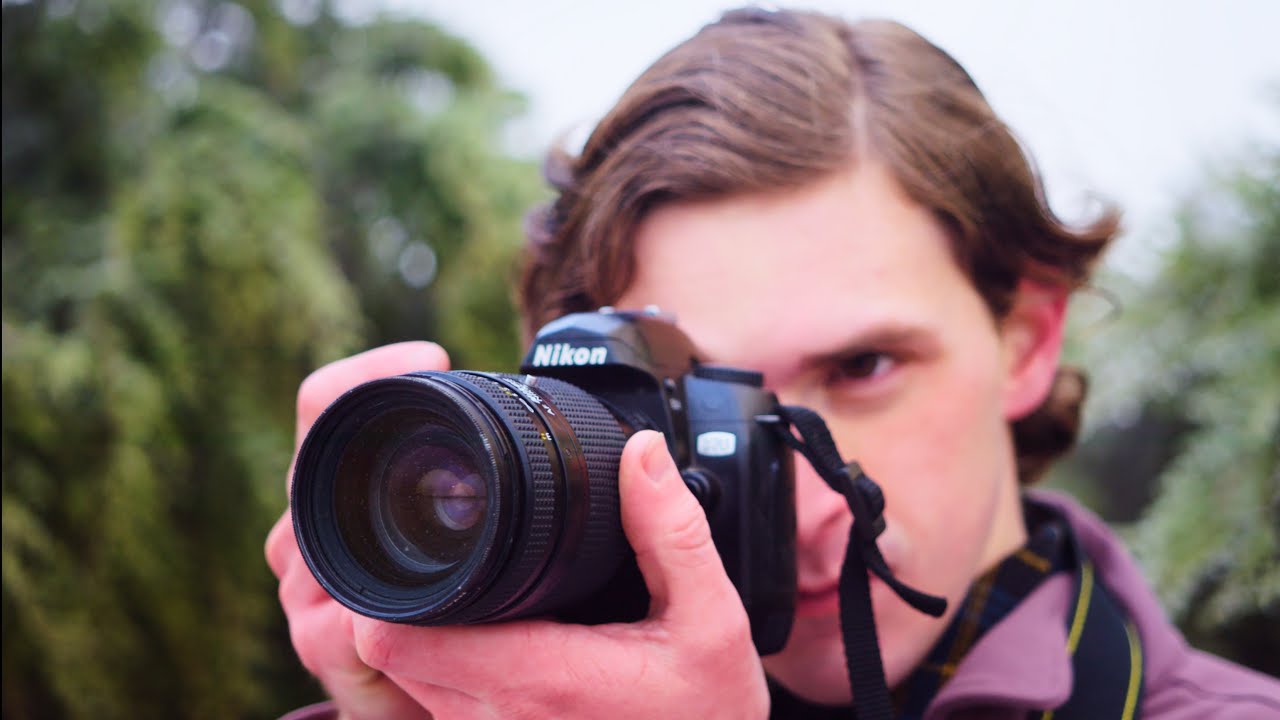 You Should Buy a Nikon D70 - Dirt Camera Reviews