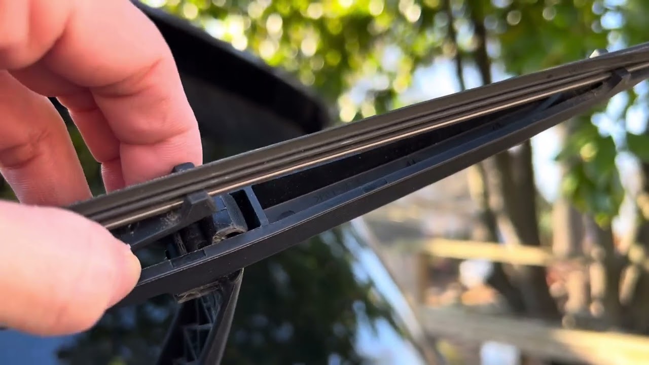 How to change car rear wiper. Toyota Sienna 2021-2025