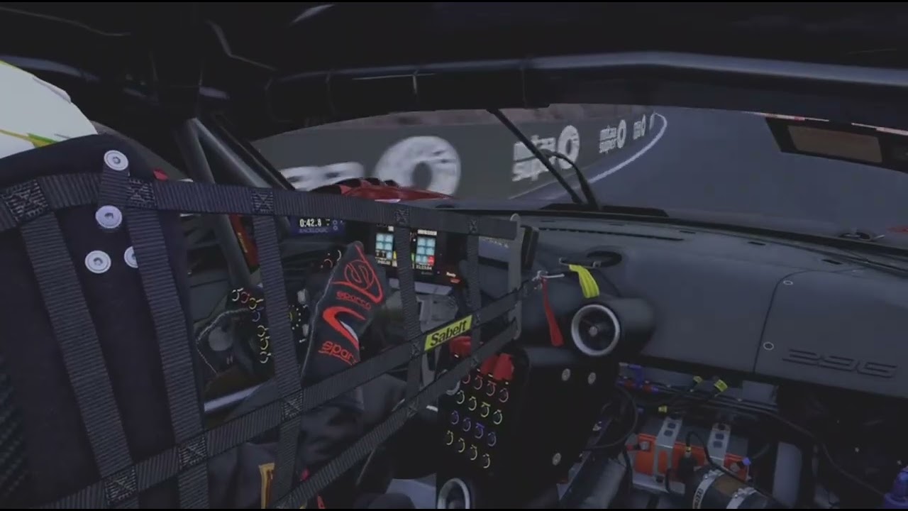 Minha primeira volta em Mount Panorama com a Ferrari 296 GT3 