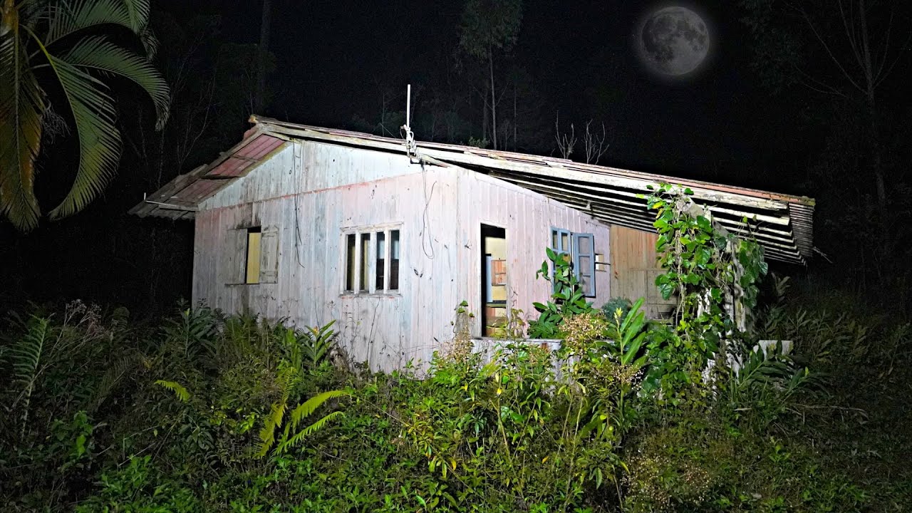 SPIRITBOX REVELA ESPÍRITO PRESO POR CAUSA DE DINHEIRO NA CASA!