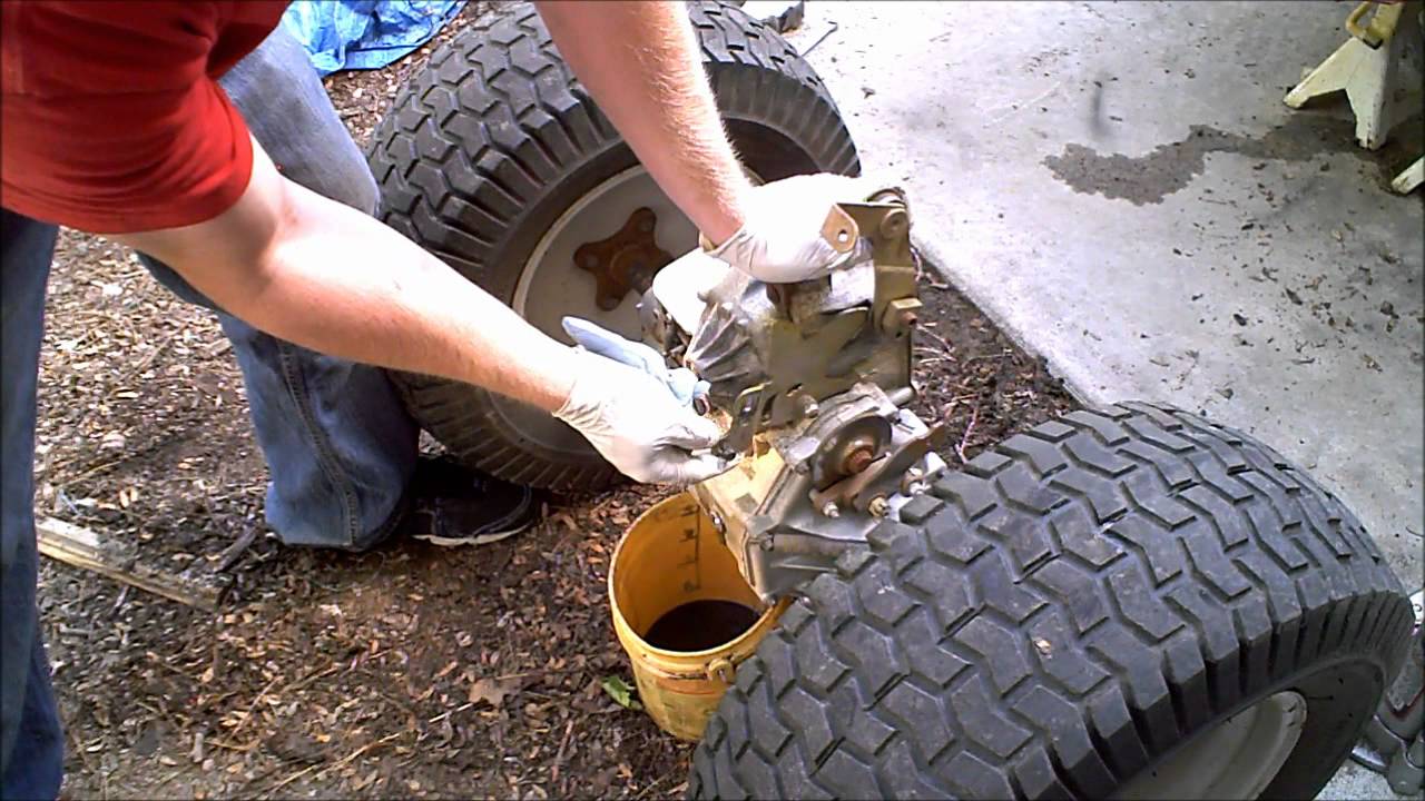 1 Hydrostatic Garden Tractor transmission rebuild 1 of 4 Hydro Gear