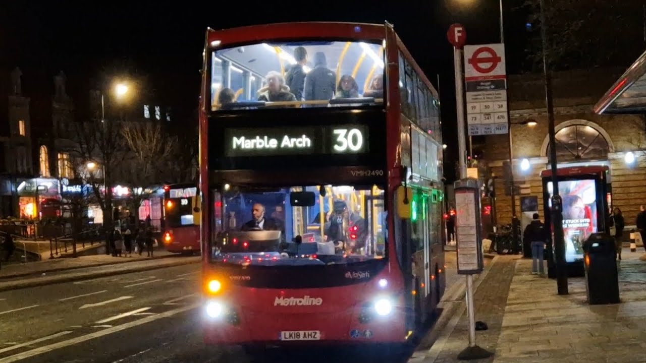 BUSES AT ISLINGTON ANGEL