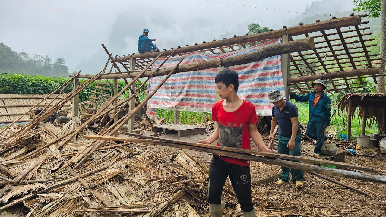 The poor boy received help from the doctors to rebuild a small tent to live in and build a new house