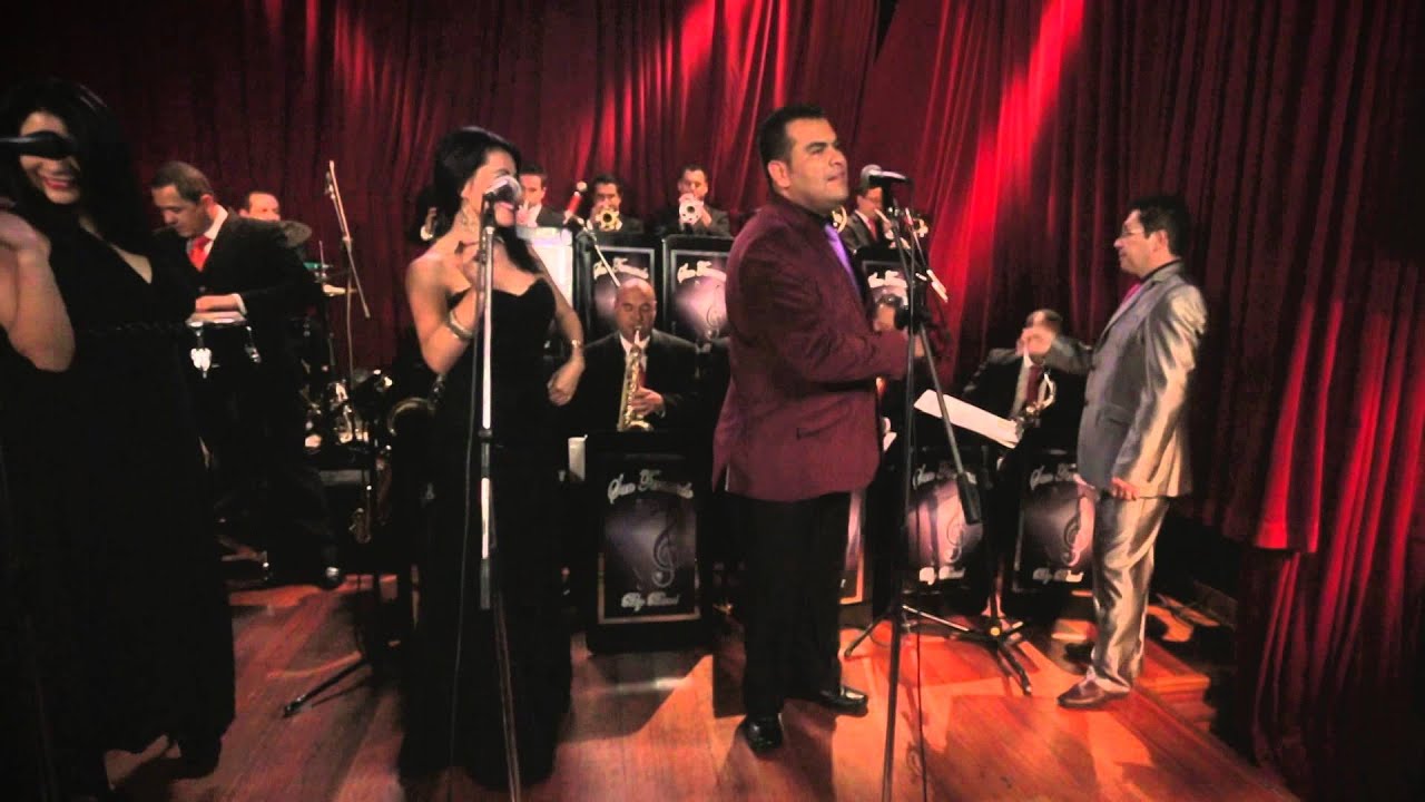 SAN FERNANDO BIG BAND (CAPRICHITO) EN LA VOZ DE LA SENSACIONAL AMANDA MUNOZ