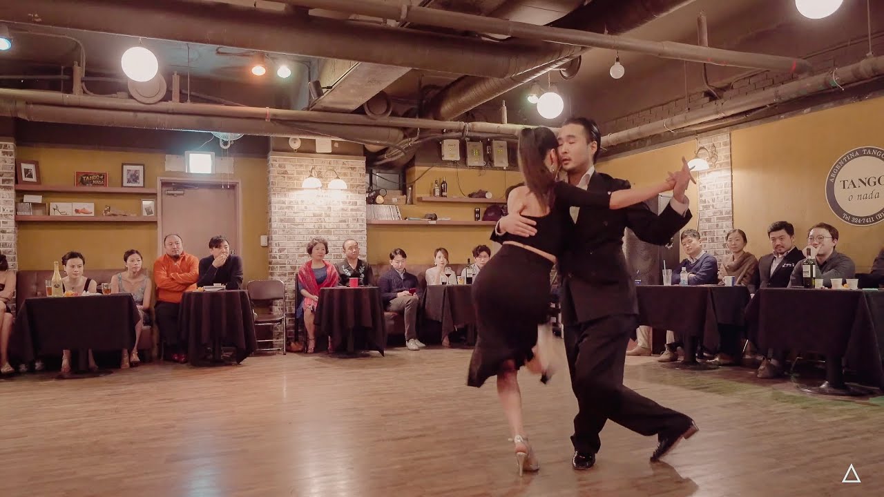 Solange(솔랑헤) & London Hong(런던홍) - Rie Payaso - @AbrazoTV