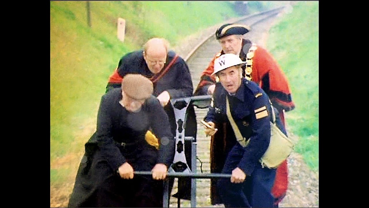 Dad's Army - The Royal Train - ... just keep pumping!... - NL subs