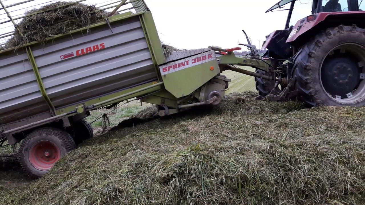 Grassilage mit Claas Ladewagen
