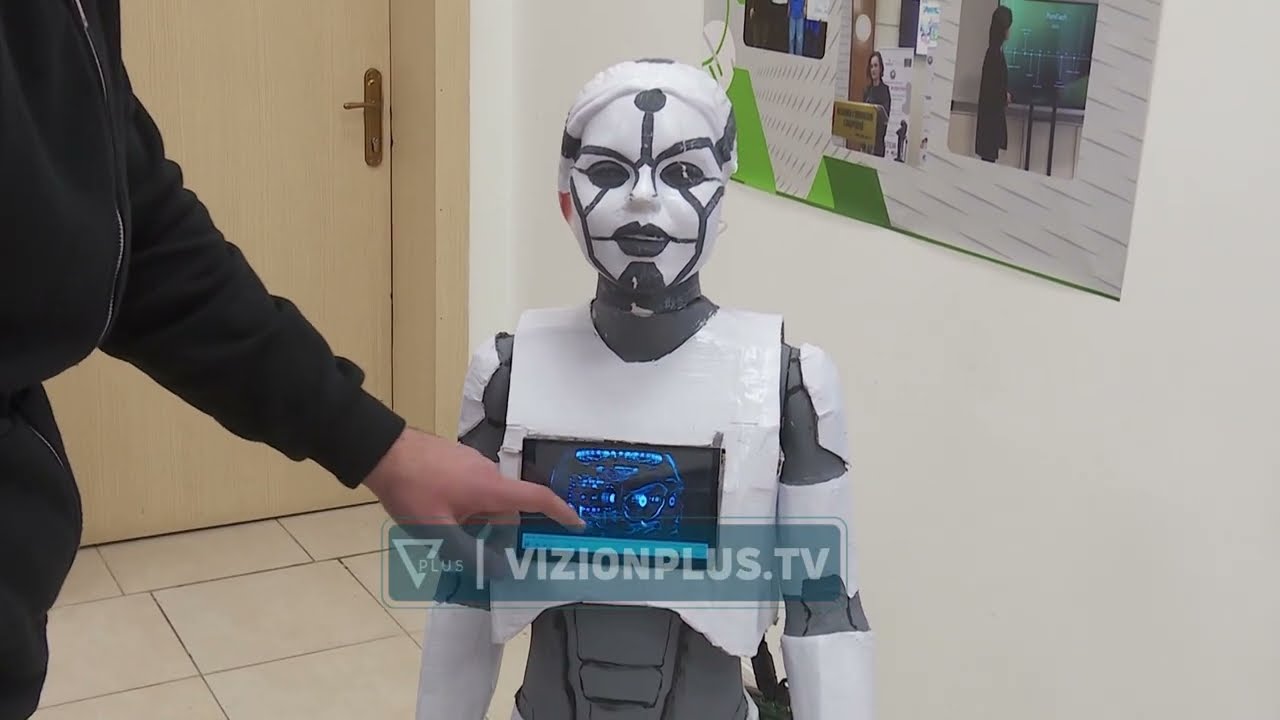 Një robot në gjimnazin “Qemal Stafa”! Nxënësit krijojnë projektin që rrëfen historinë e shkollës