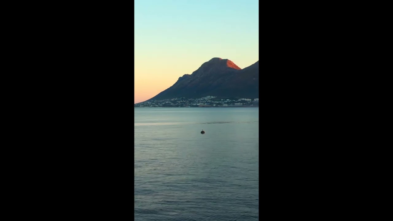Relaxing and calm music  Suspended worlds