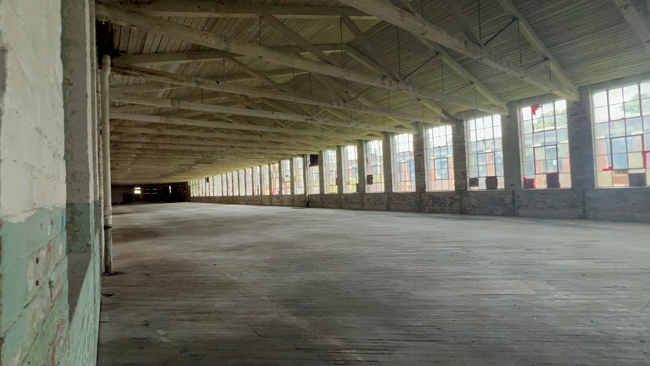 Abandoned: Exploring 1920s Textile Mill, Cops Pulled Up