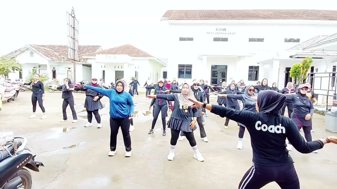 Aerobic ,BL & Kreasi di Pemdes Pringkasap setiap hari selasa pagi . 