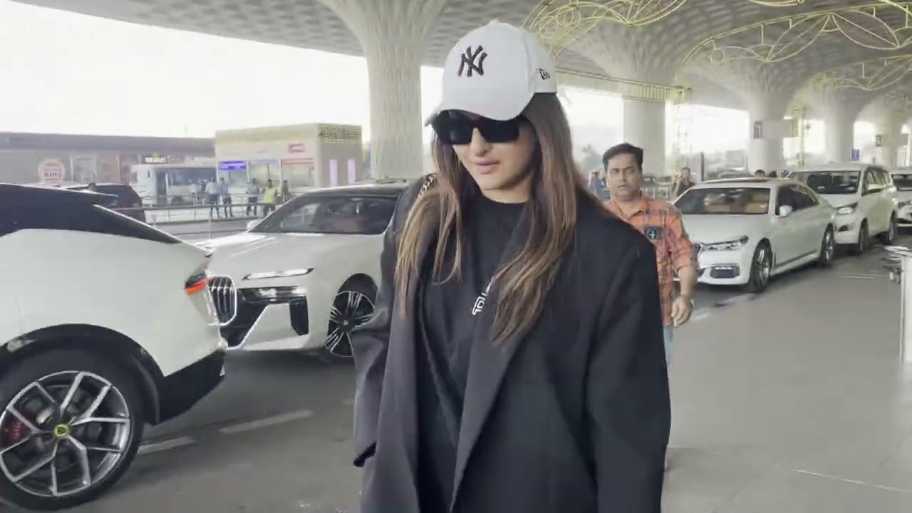 Sonakshi Sinha Spotted at Mumbai Airport Ahead of Flight