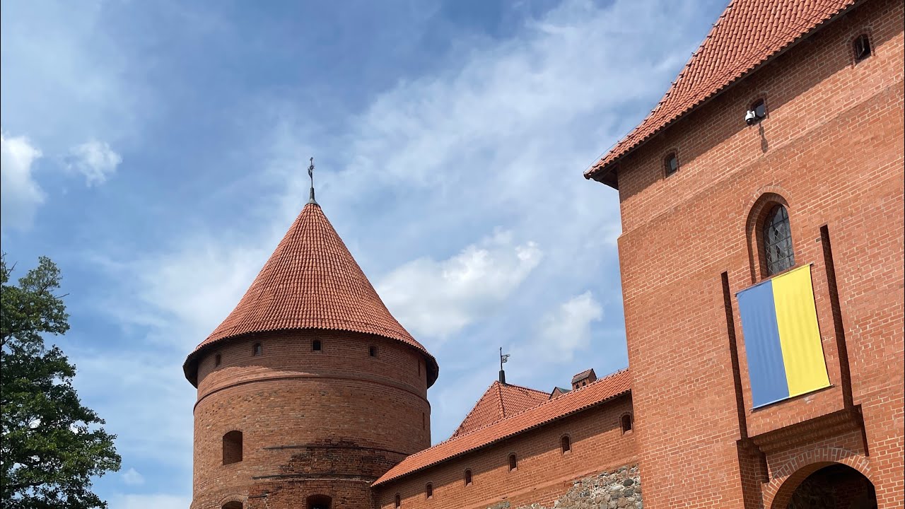 Journey to Trakai Castle via Lentvaris from boarding the wrong train 😂