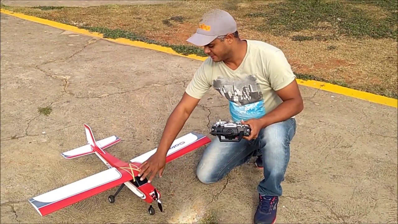 Voo do Calmato asa alta da Horizon Aeromodelos. (Aero Sport Modelismo)