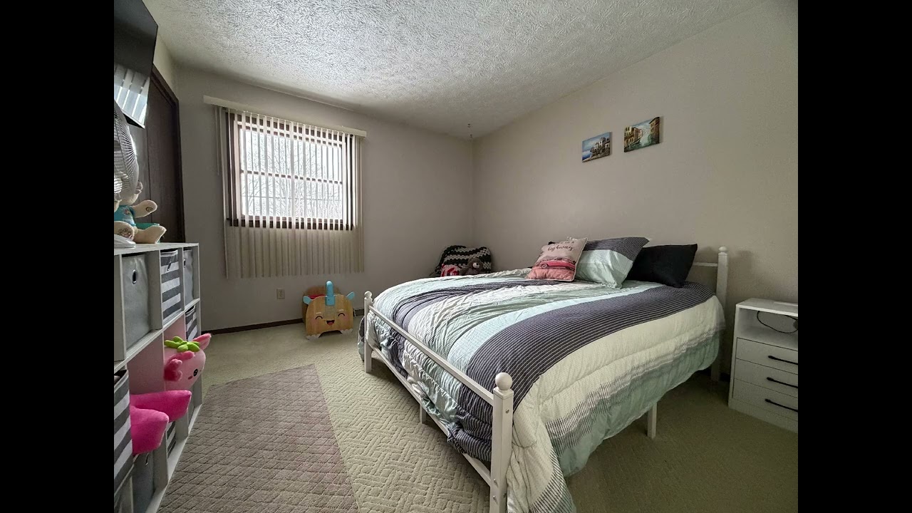 Fall in Love with This Cortland, OH Home | 3 Beds, Fireplace, 1+ Acre | Open House Tour