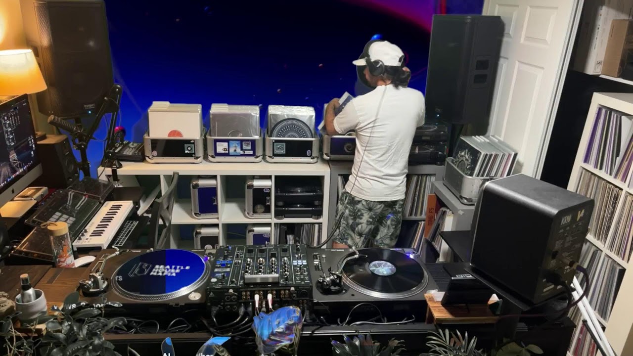 Derrick Deep in the Mix! New Music, Deep, Tech, House, Breaks, Minimal