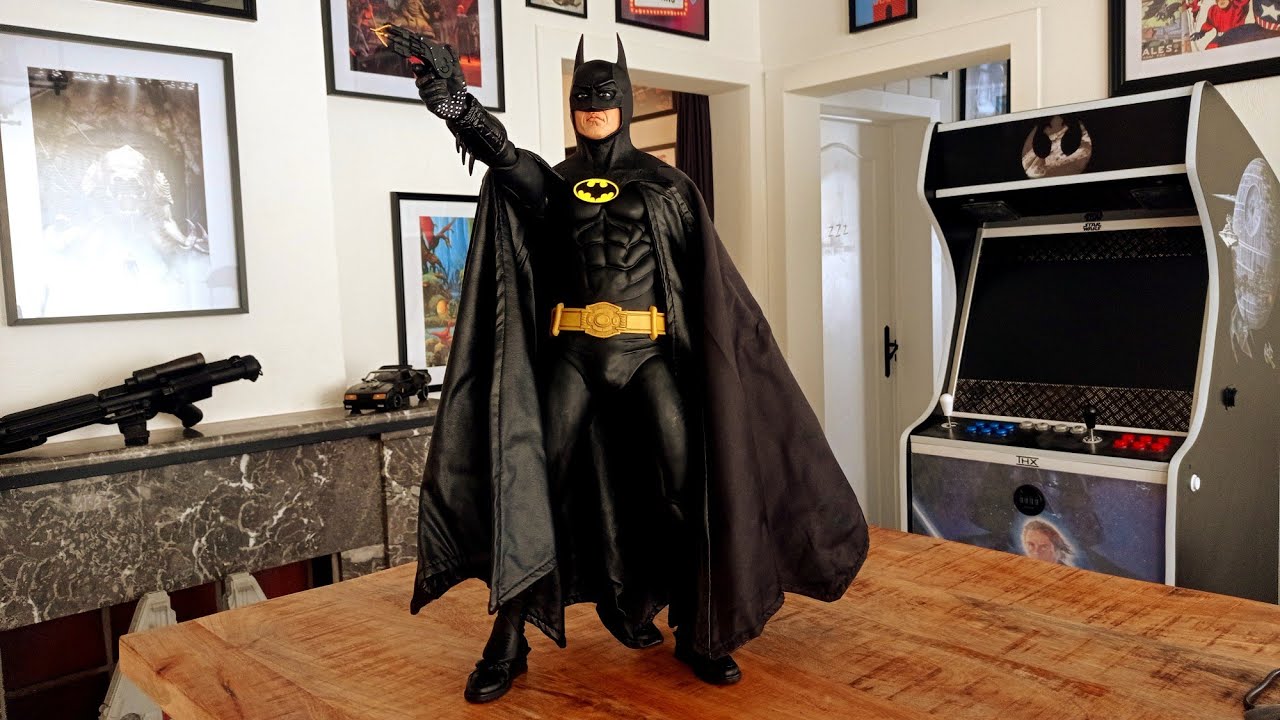 NECA BATMAN 1989 1/4 SCALE. Like and subscribe for more!