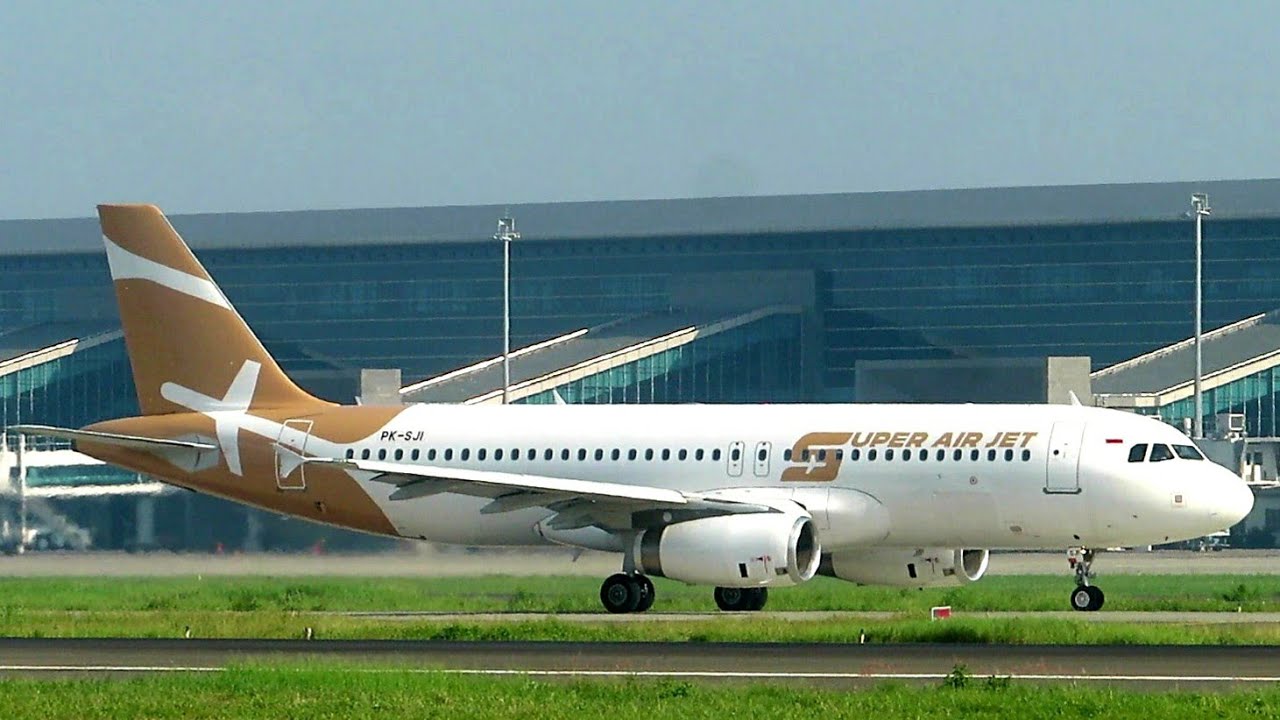 LIHAT PESAWAT TERBANG DI BANDARA YIA