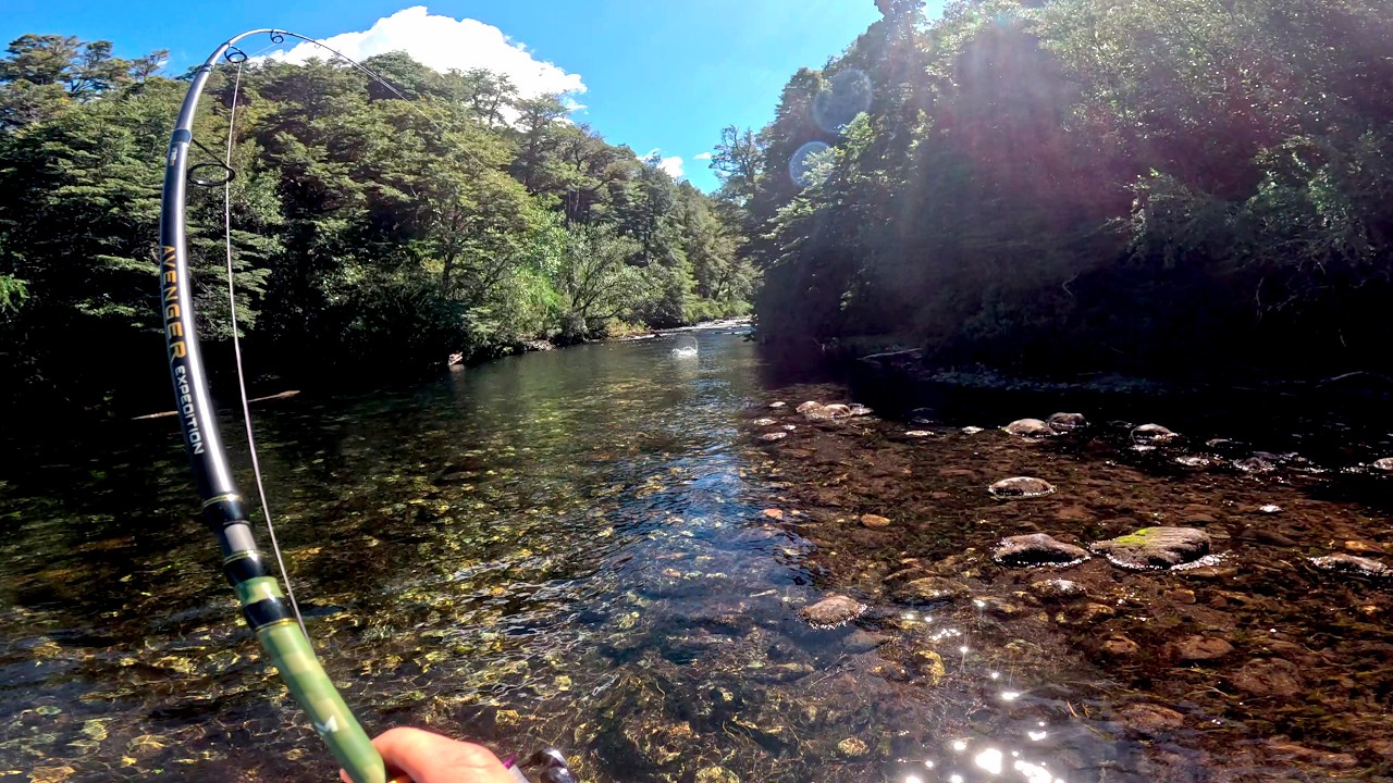 Aventura Patagonica | 4 Dias entre las monta&ntilde;as | Lago Currue Lago Paimund | Pesca Trekking y Cocina
