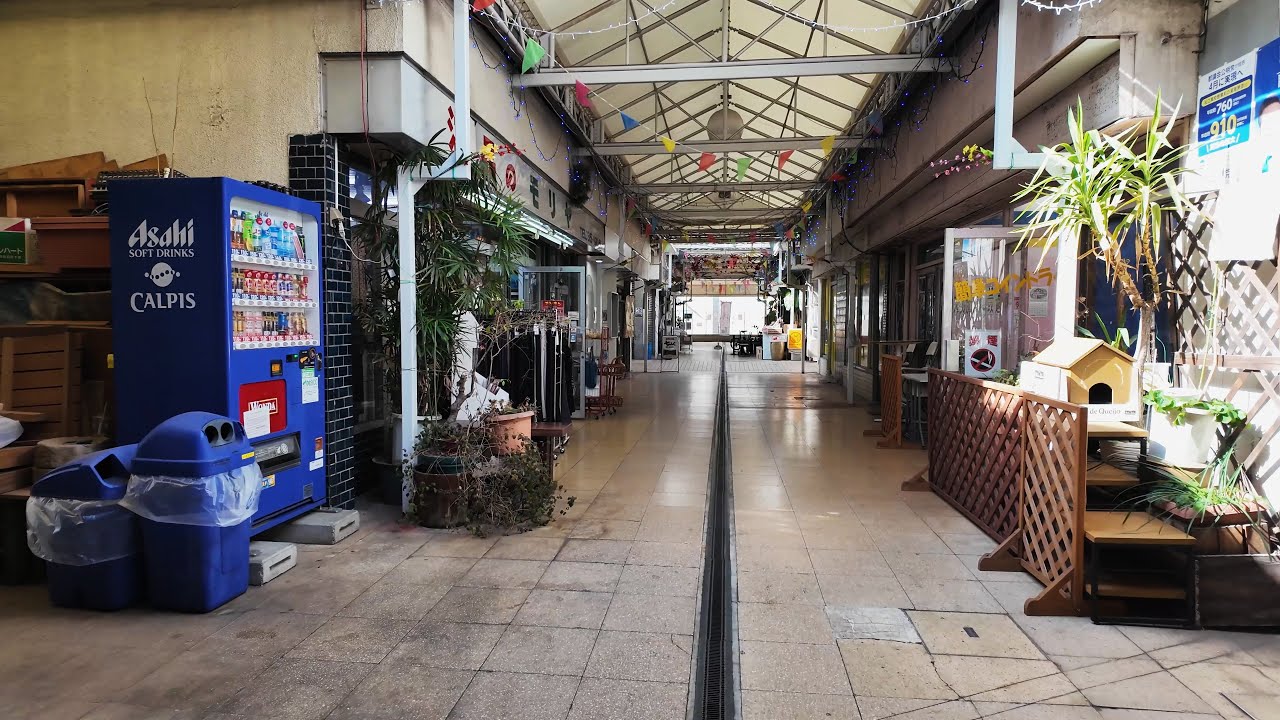 鶴川団地と商店街の散歩【4K】 - Deserted shopping street with apartment complexes