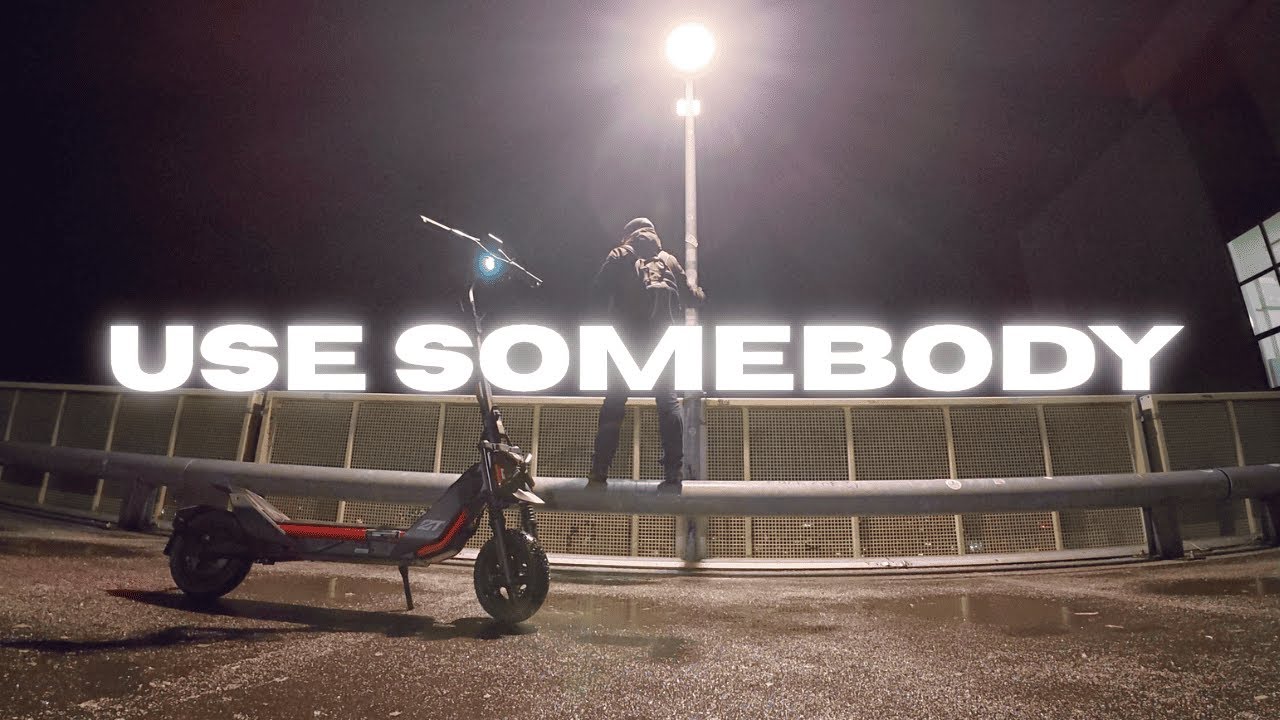 Use Somebody - Kings Of Leon [1983 SYNTHWAVE Cover]